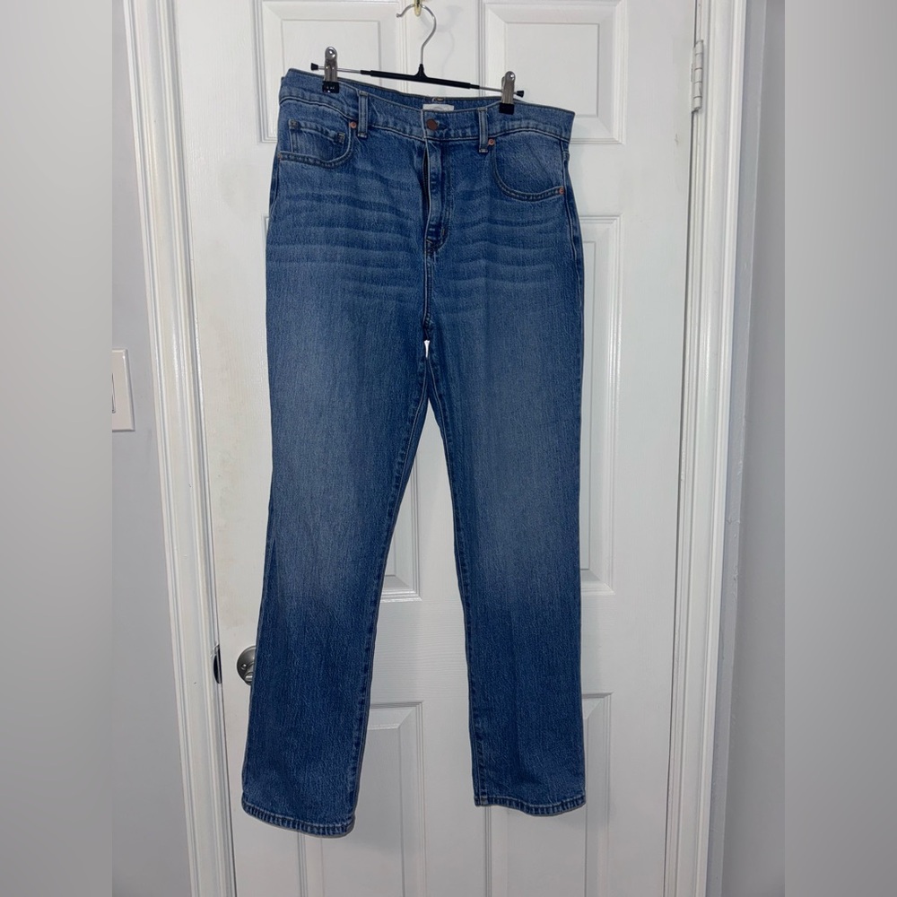 Evereve Straight Leg Blue Jeans